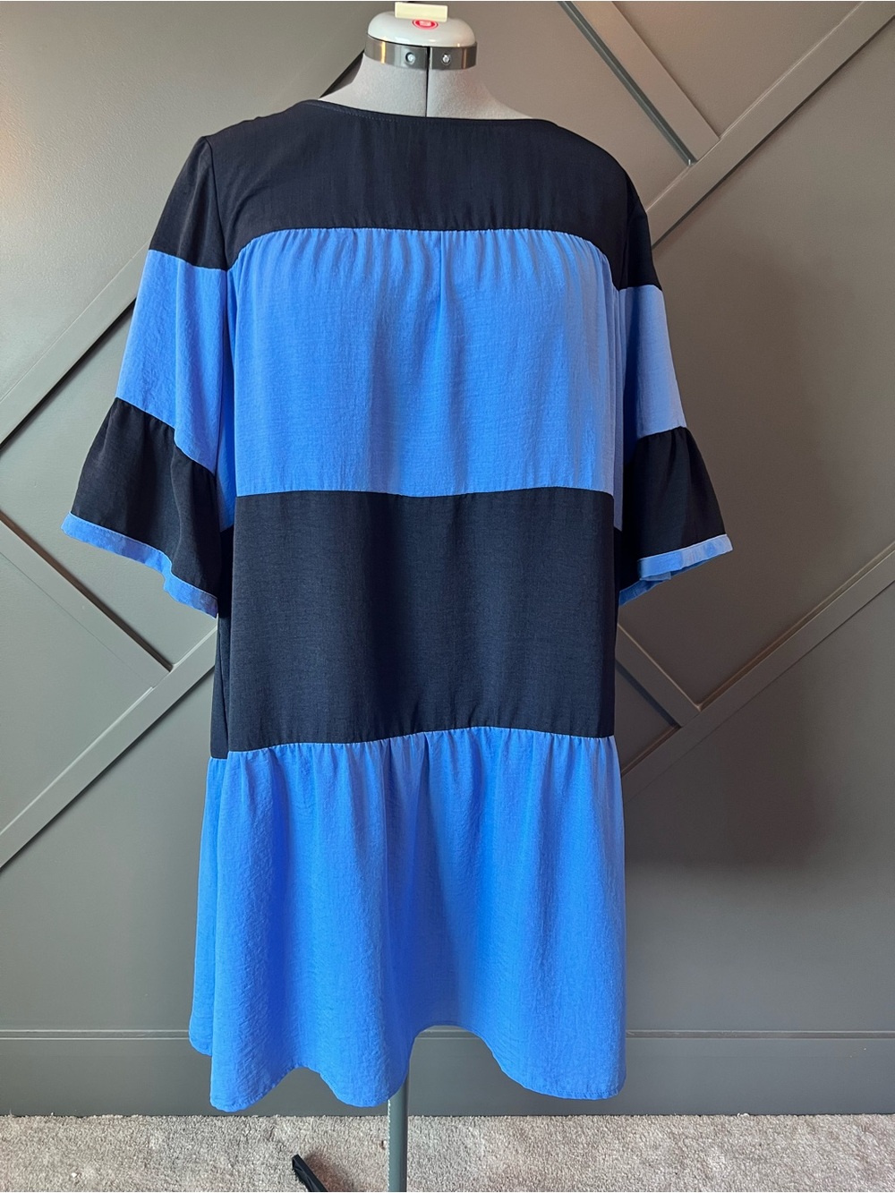 Joseph Ribkoff Blue and Black Colorblock Midi Dress